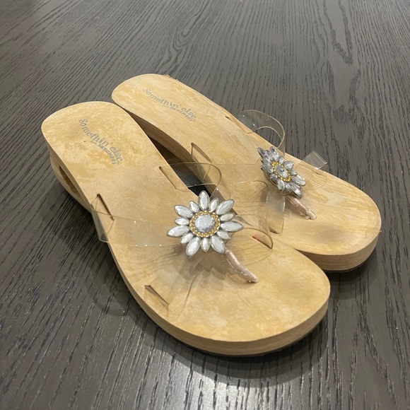 Sketchers Y2K Rhinestone Flower Sandals Size 9 - Picture 1 of 6